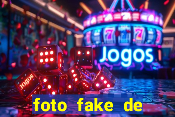 foto fake de menina no espelho cabelo cacheado